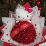 Ramo de Hello Kitty con Rosas Eternas Rojas – Edición Especial San Valentín