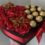 Corazón con Rosas Eternas y Ferrero
